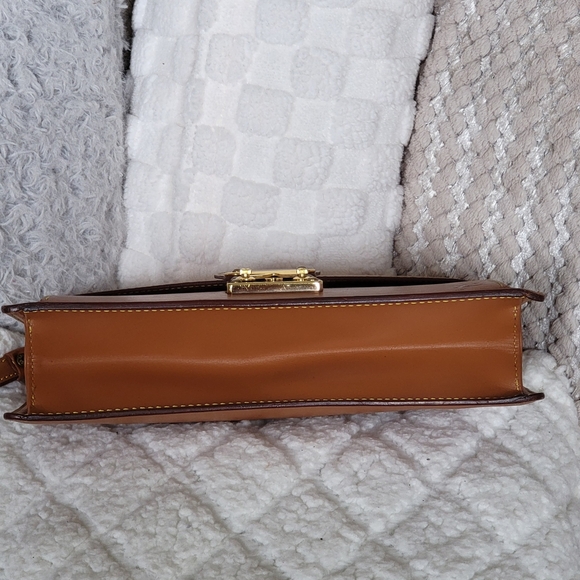 Louis Vuitton Epi Leather Sellier Dragonne Clutch-Crossbody.. Authentic..!!! - Picture 7 of 16